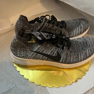 Nike Free RN Flyknit